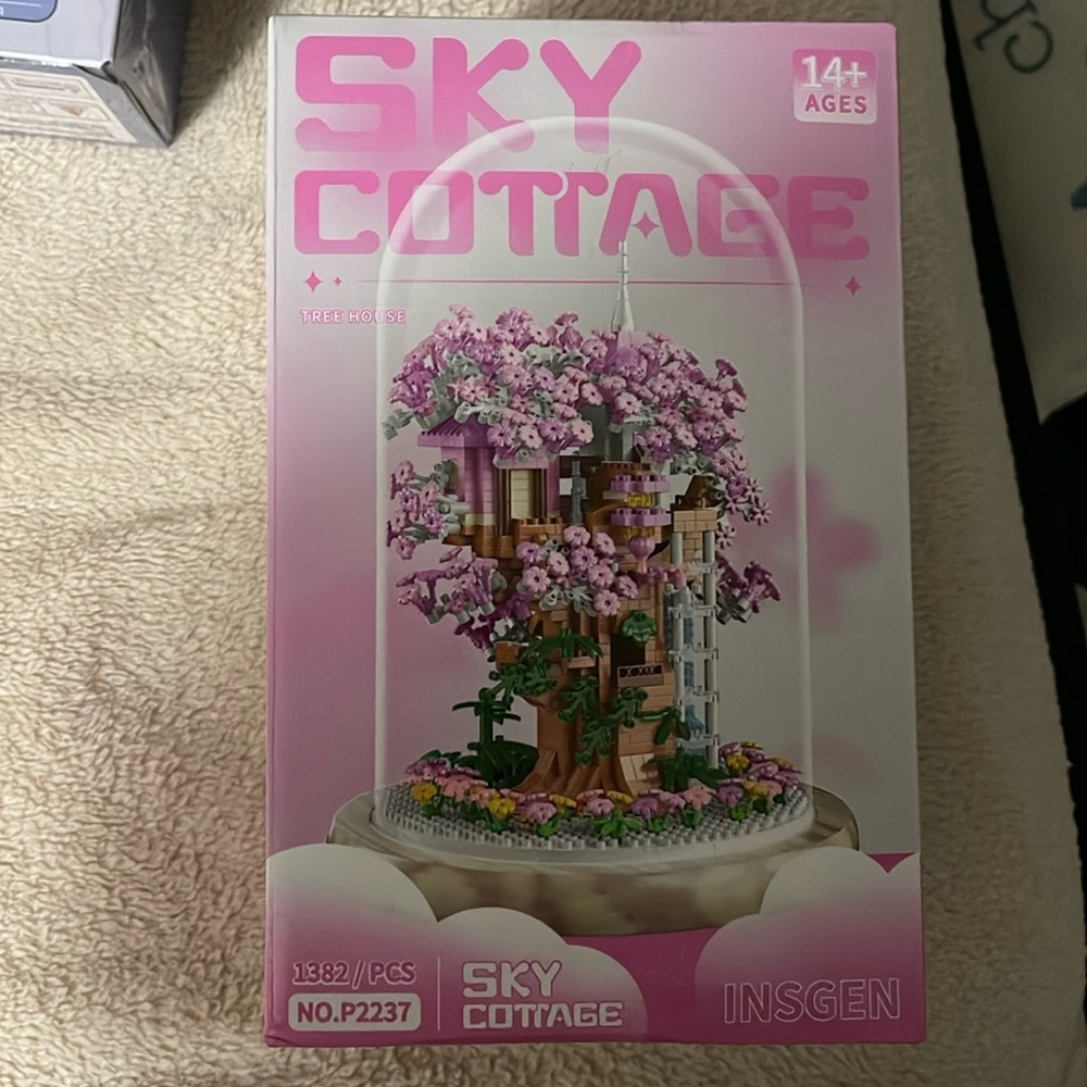 Sky cottage building block set.